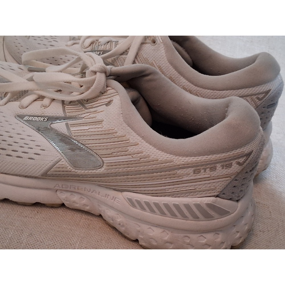 Brooks Adrenaline GTS 19 Women Running Shoes White Silver 1202841D15 Size 8 Wide